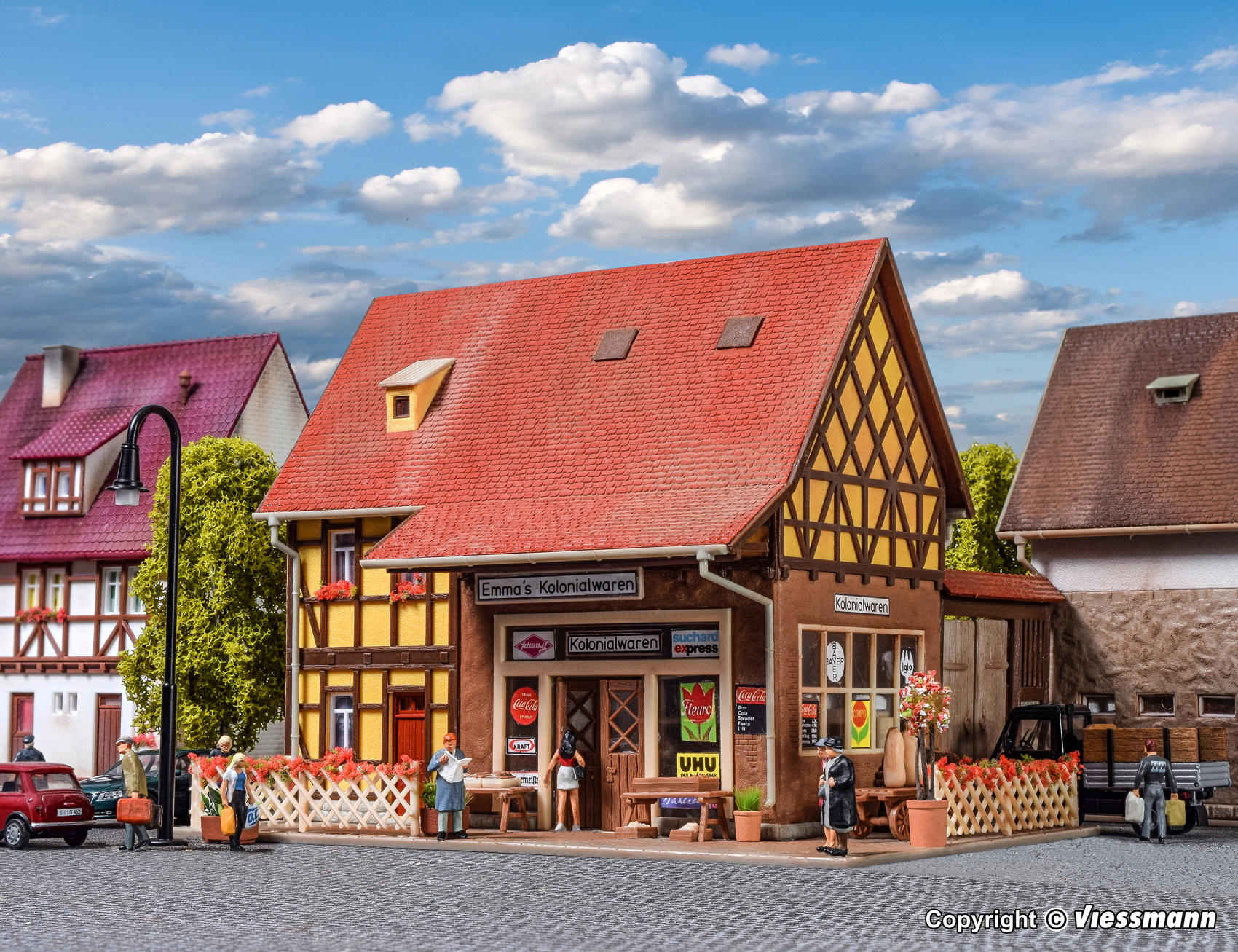 Vollmer 43688 HO scale Corner shop with interior and LED lighting