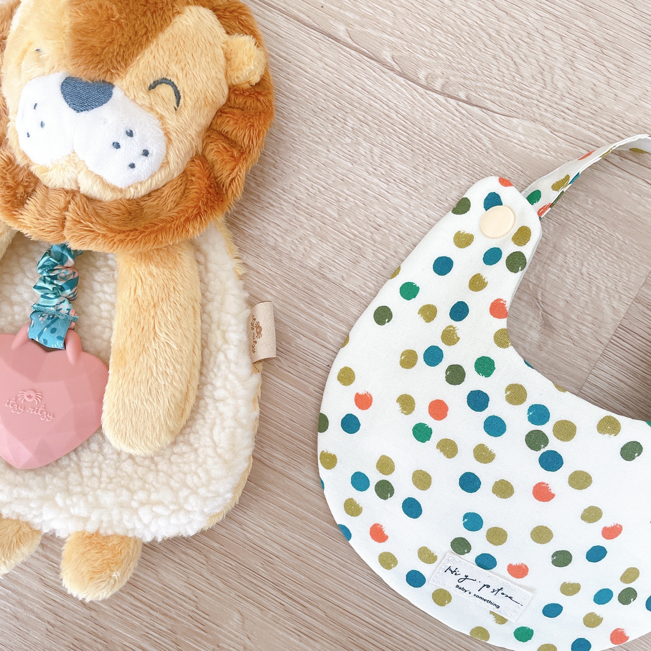 Hi Y.P store-手作圍兜-彩色點點