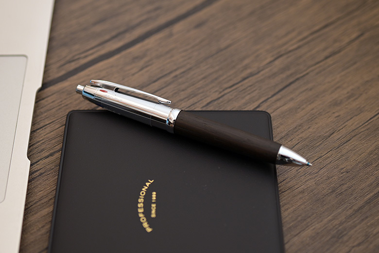 三菱PURE MALT PREMIUM 四芯多功能筆