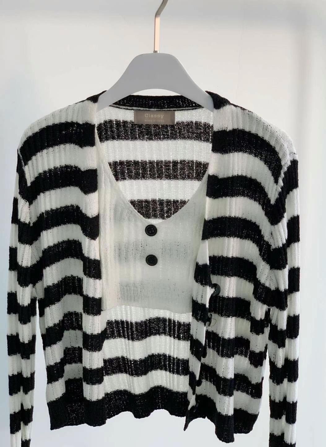 SEPT2231 間條假兩件疏織上衣