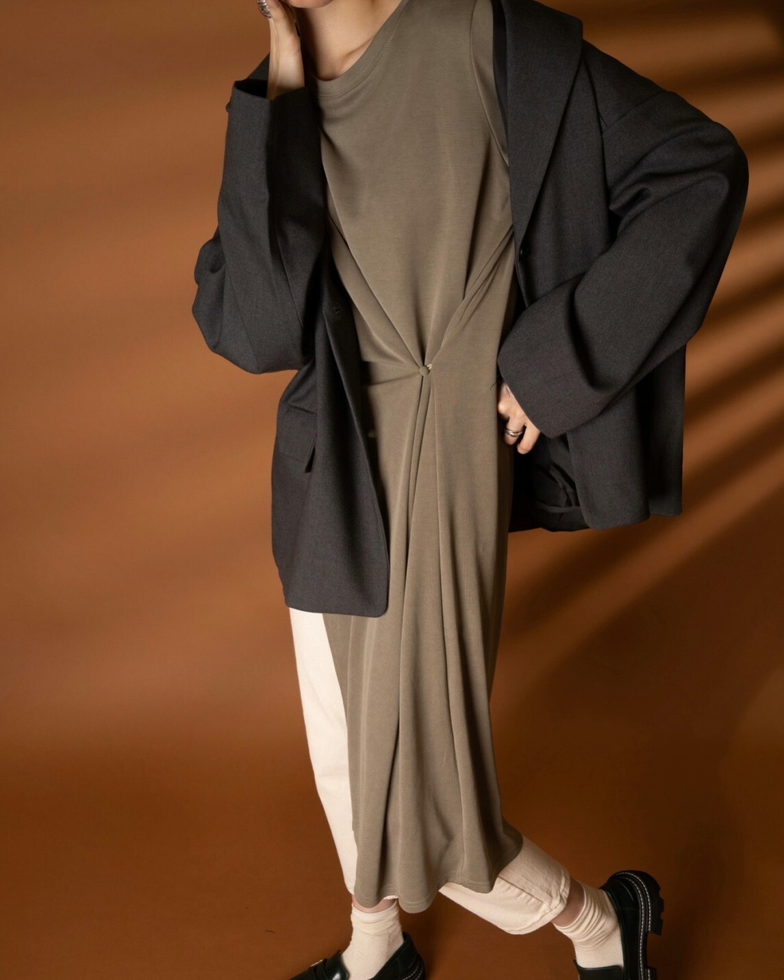 獨家自訂/韓國可扣或不扣有夠舒服牛奶絲長版衫/2色均碼/抹綠