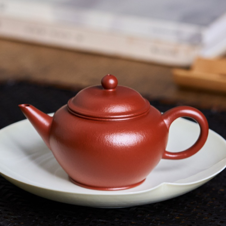 【水平】-- 圓潤飽滿，素雅大方，壺身線條流暢，古韻味十足