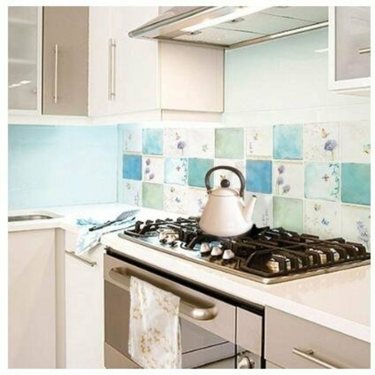 【InsKitchen Sheet】浴室及廚房多功能牆紙貼（蝴蝶圖騰）