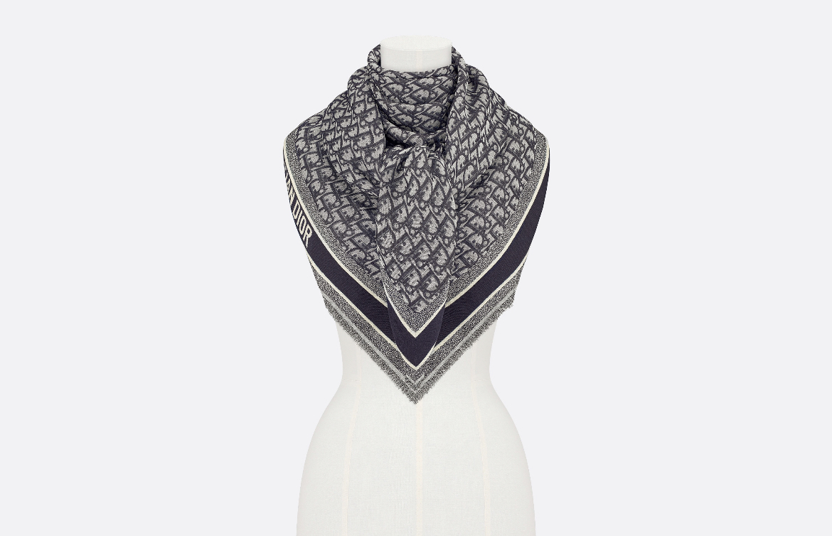 how to wear dior shawl