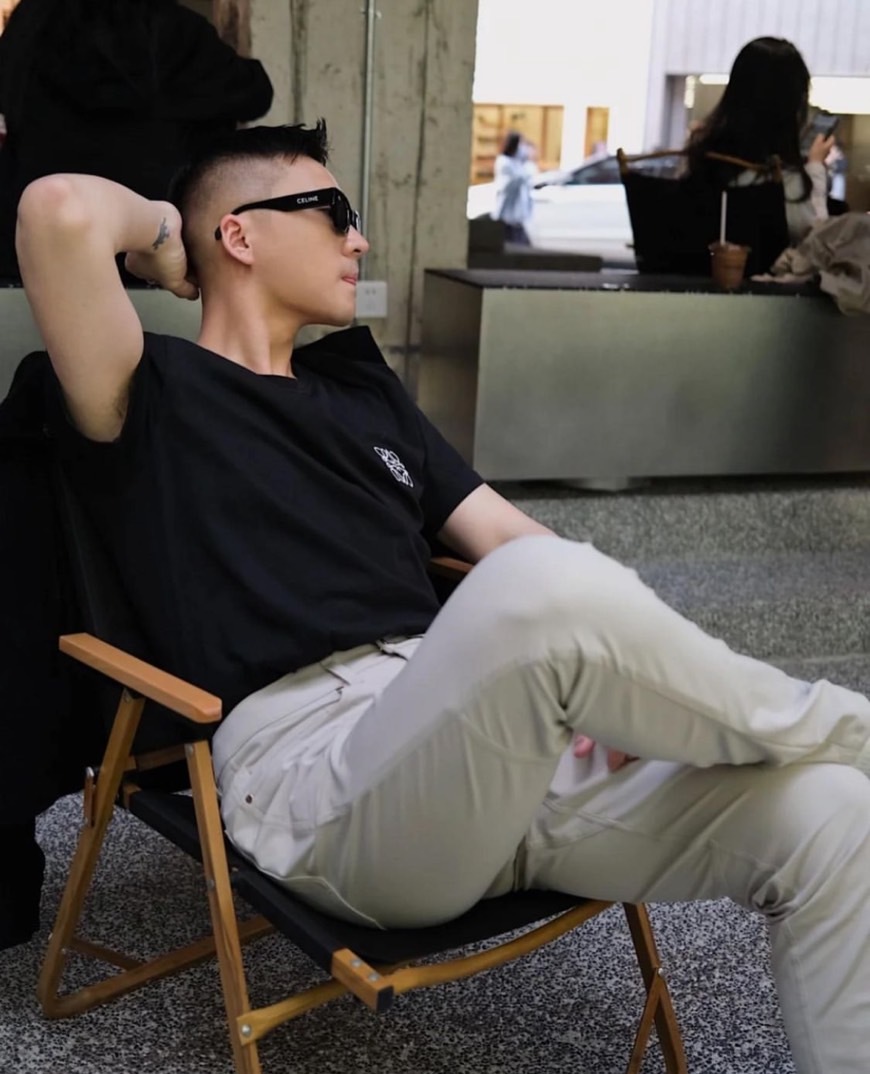 Loewe 爆款刺繡圓領短袖