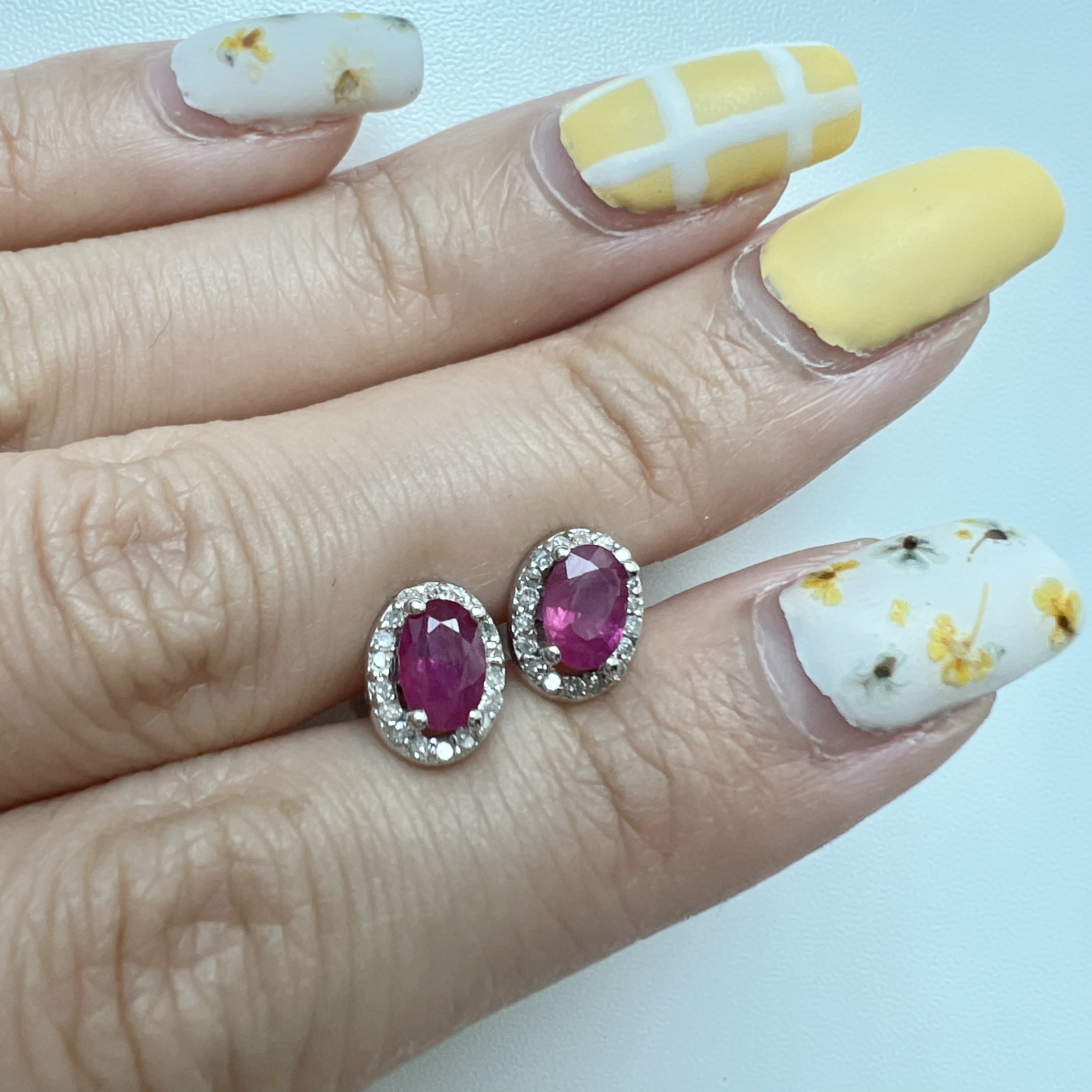 JOH04240 18K白金紅寶石拼鑽石耳環 (E)