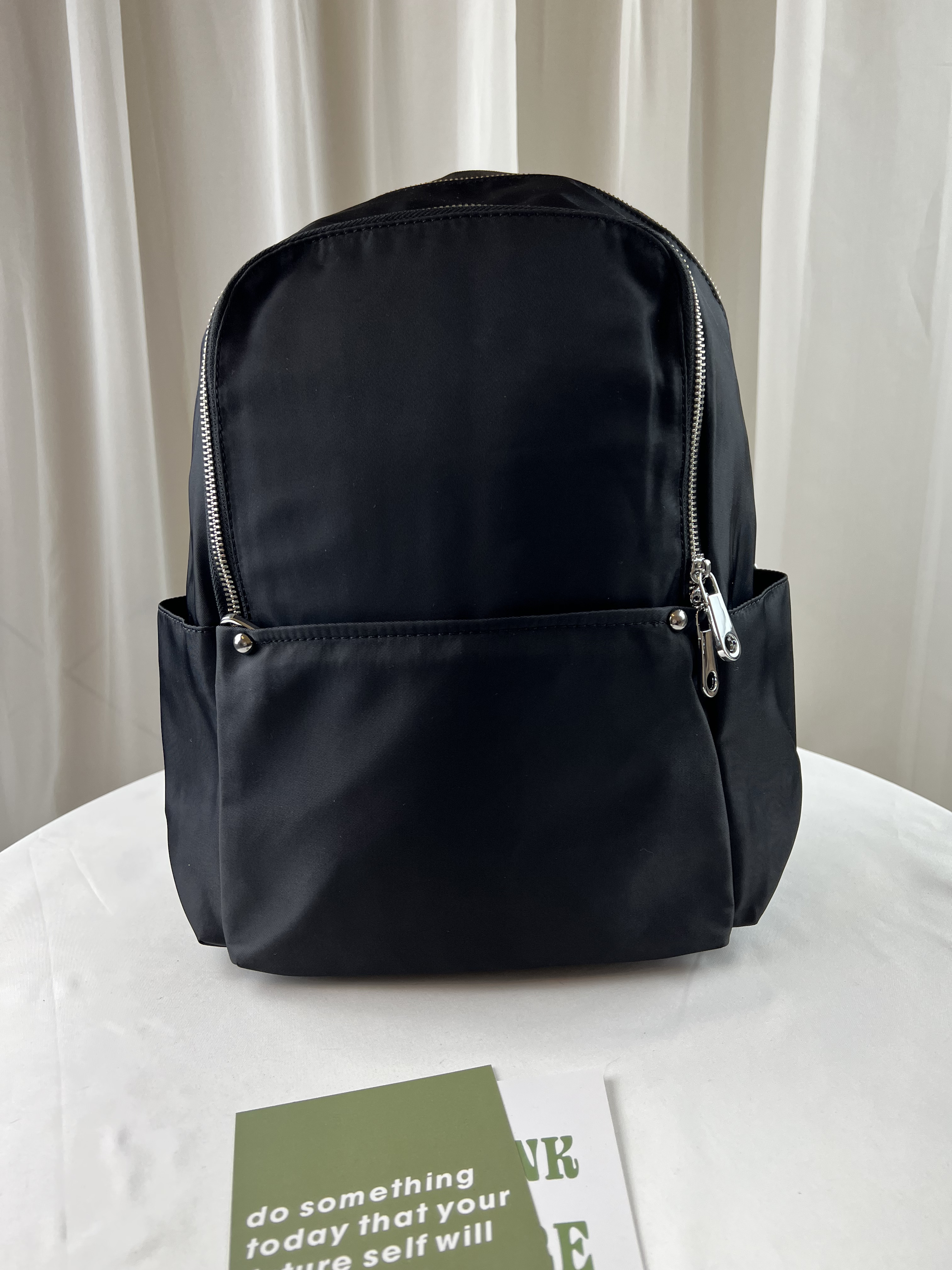 經典黑 素面尼龍防潑水後背包 #SM-1054