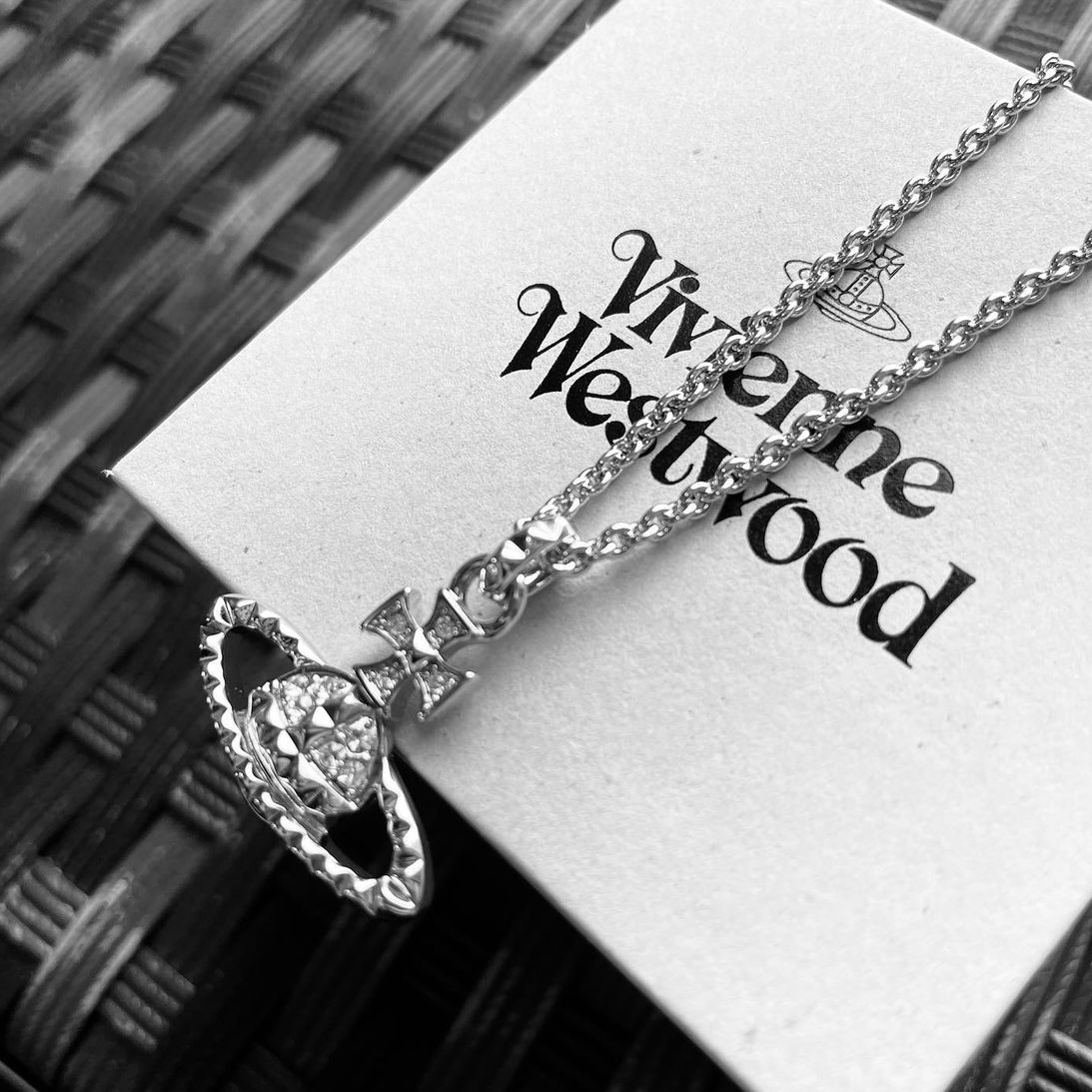 VIVIENNE WESTWOOD NECKLACE