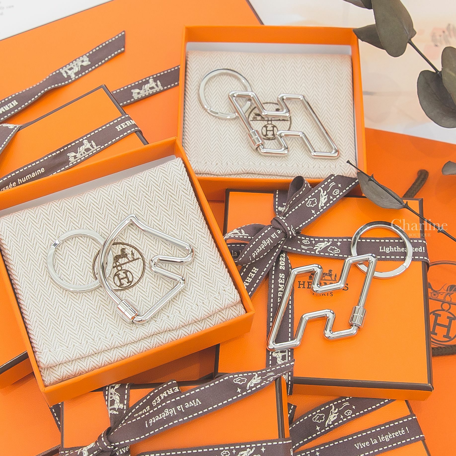 Hermès H Too Speed Key Ring 銀色簍空H不銹鋼鑰匙圈,Hermès Cheval Key Ring 銀色簍空馬頭造型不銹鋼鑰匙圈-Charline Boutique 精品代購