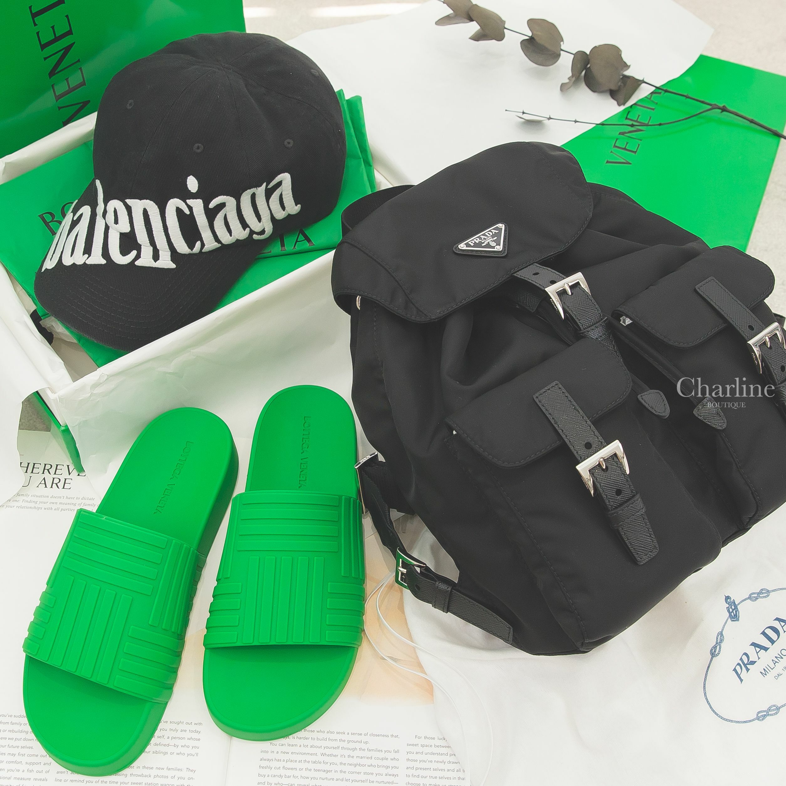 Prada 黑色小型三角銀字布面尼龍後背包,Bottega Veneta 鸚鵡綠立體線條橡膠平底拖鞋-Charline Boutique 精品代購