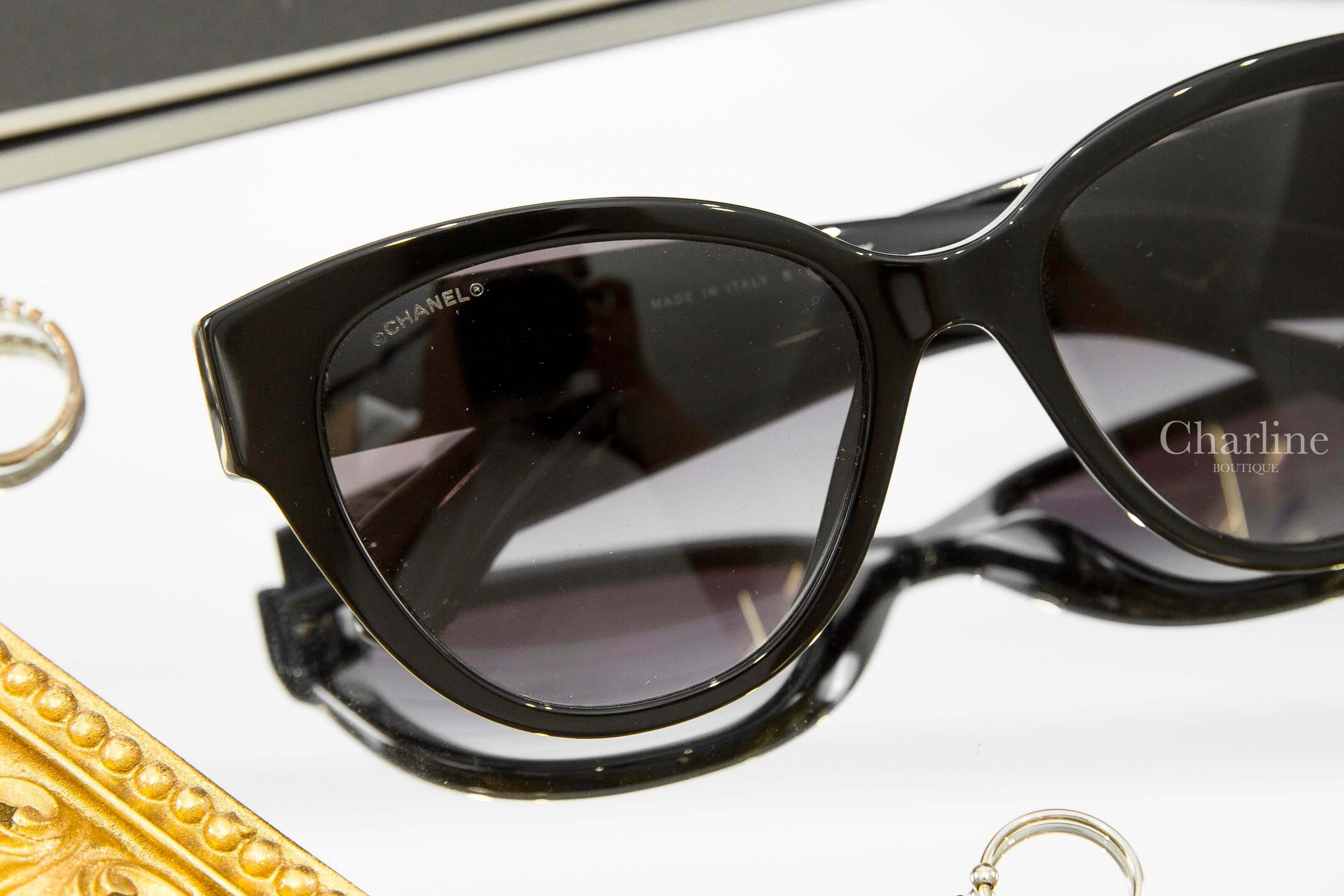 Chanel Butterfly Sunglasses 黑色蝴蝶型灰色漸層鏡片側邊山茶花白色珍珠愛心CC太陽眼鏡