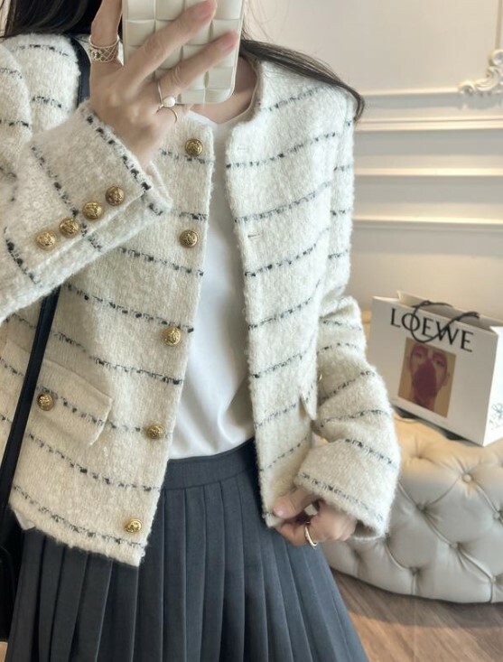 ᴷᴼᴿᴱᴬ 🇰🇷法式香香風金釦針織外套