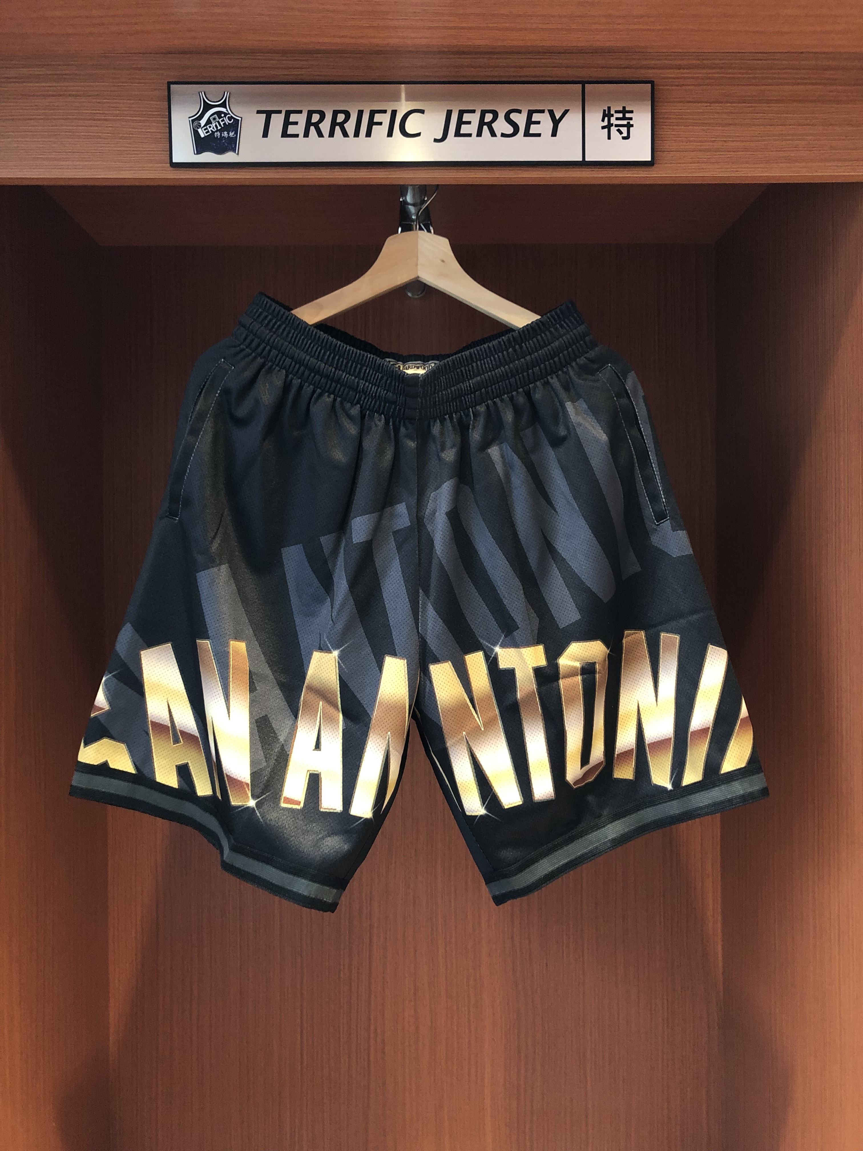 NBA球褲 Big Face 4.0 聖安東尼奧馬刺黑金 M&N Shorts 染印 有口袋 全新