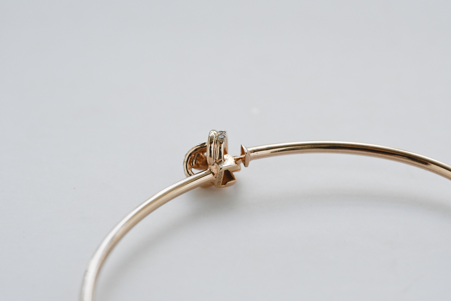 18K Lucky Knot Diamond Bangle