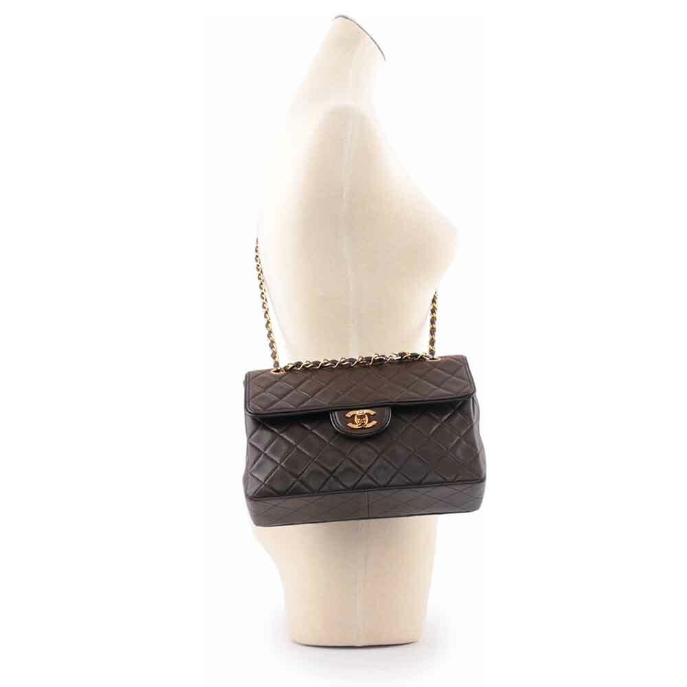 【CHANEL】金釦菱格紋小羊皮老香口蓋包(巧克力色)