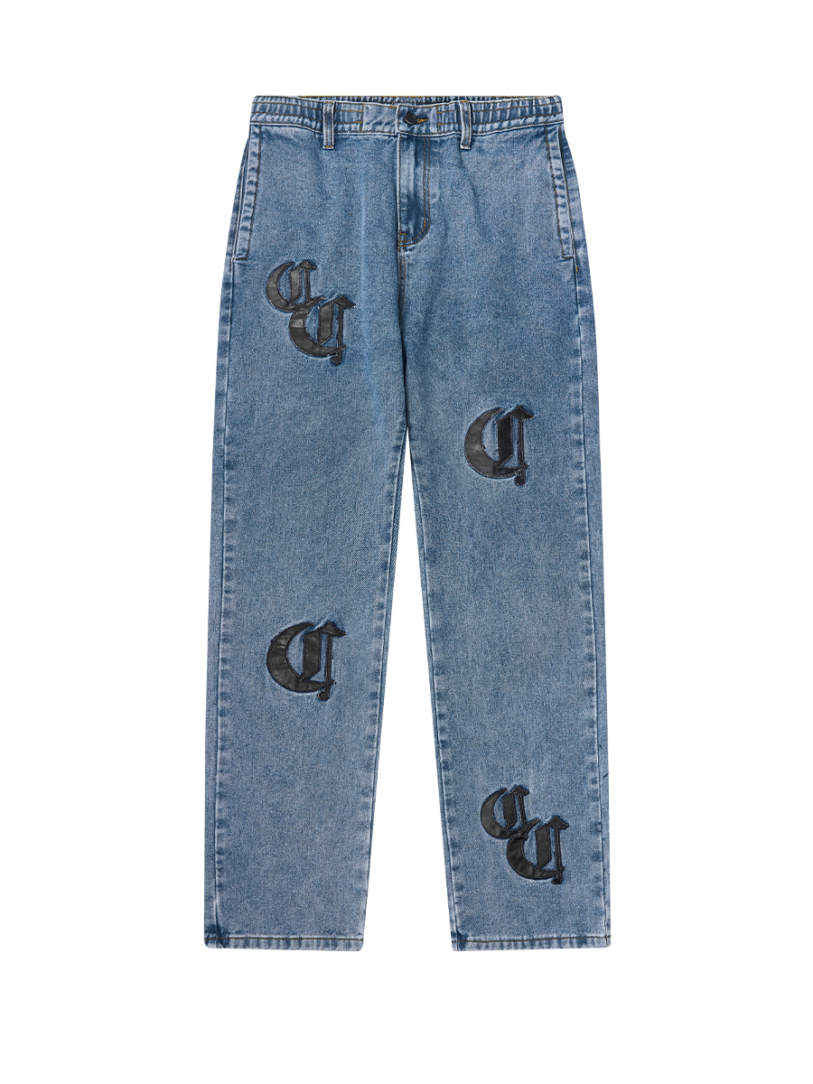 HARSH AND CRUEL 22FW 歌德字體重工皮繡水洗微喇叭牛仔褲 HM223140489