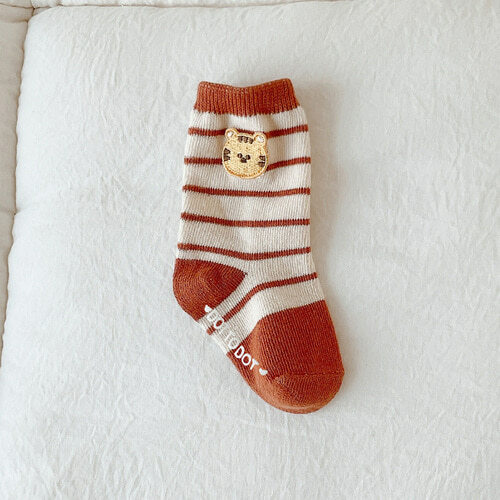 𝐃𝐨𝐭 𝐭𝐨 𝐃𝐨𝐭 色彩計劃條紋襪