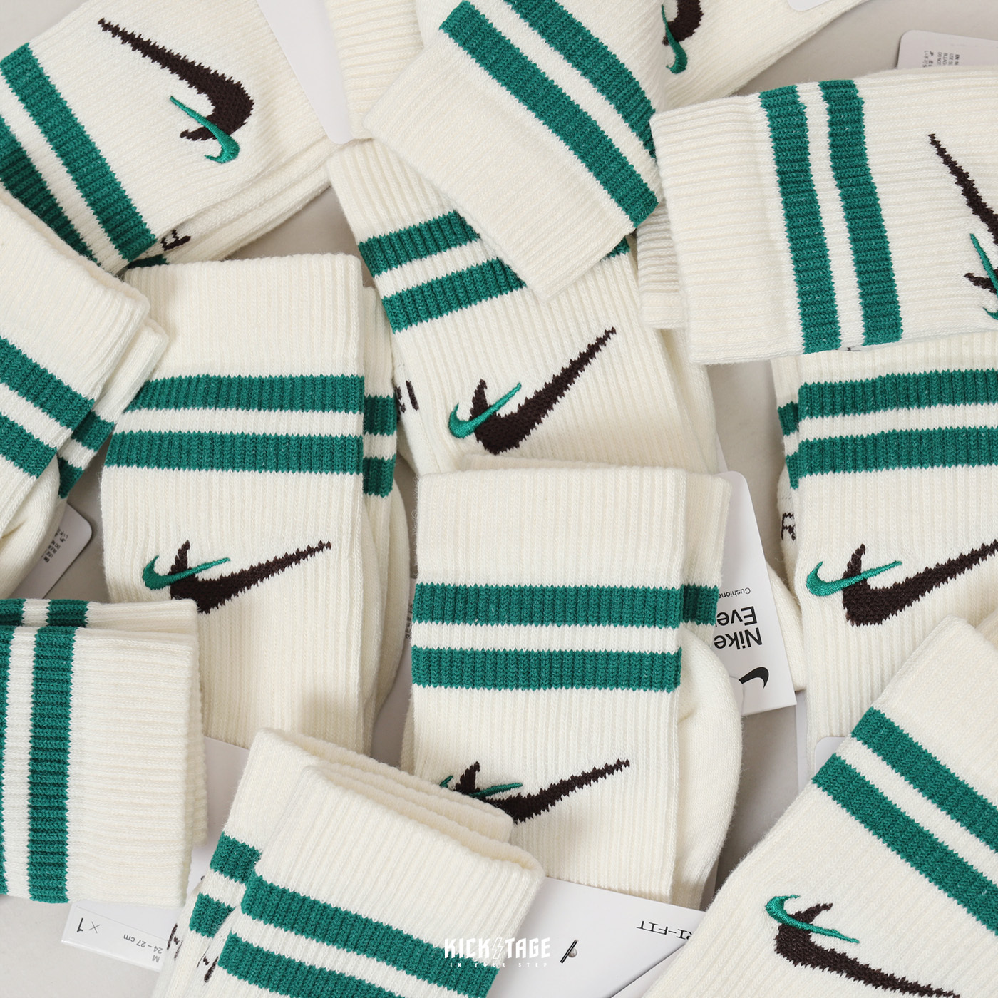 [現貨] NIKE EVERYDAY PLUS CUSHIONED 透氣DRI FIT 米白綠 雙勾 刺繡 復古 長襪 中筒襪【DQ9165-133】NIKE40