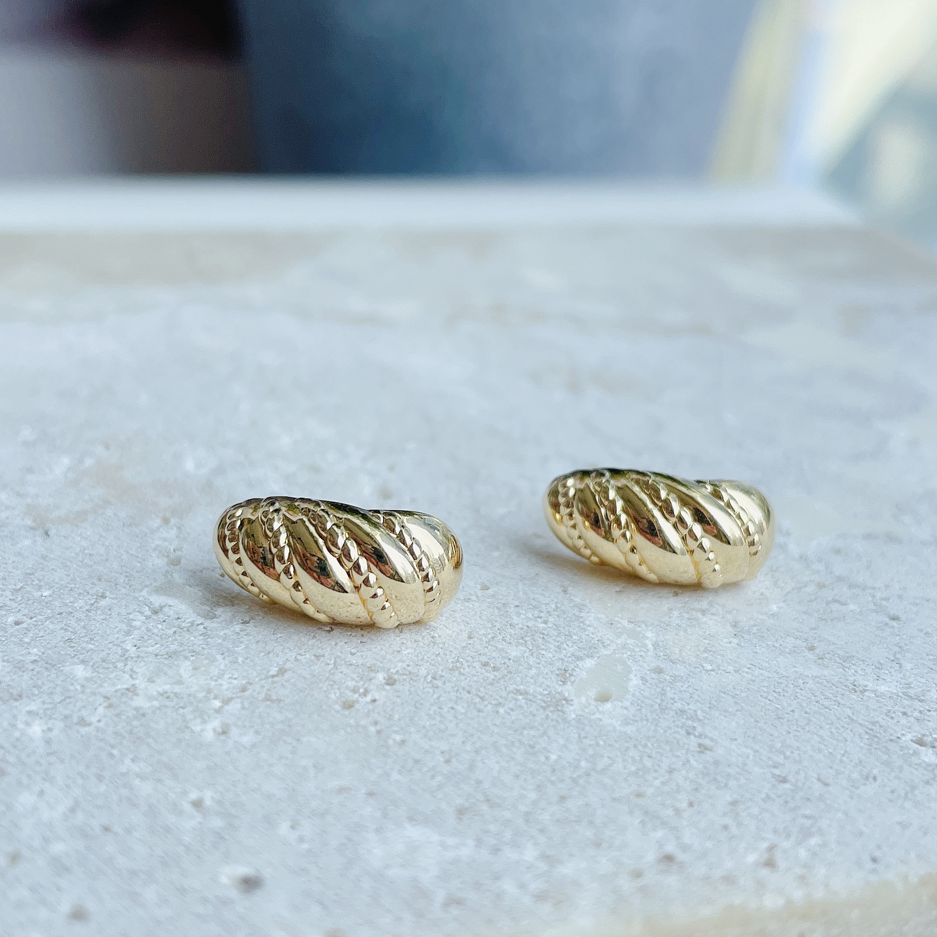 18K 3D硬金耳釘 - 牛角包