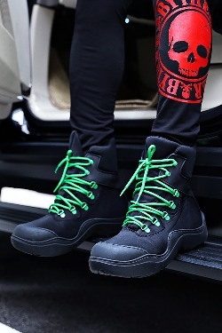 帶子配色波浪外底軟墊馬丁靴