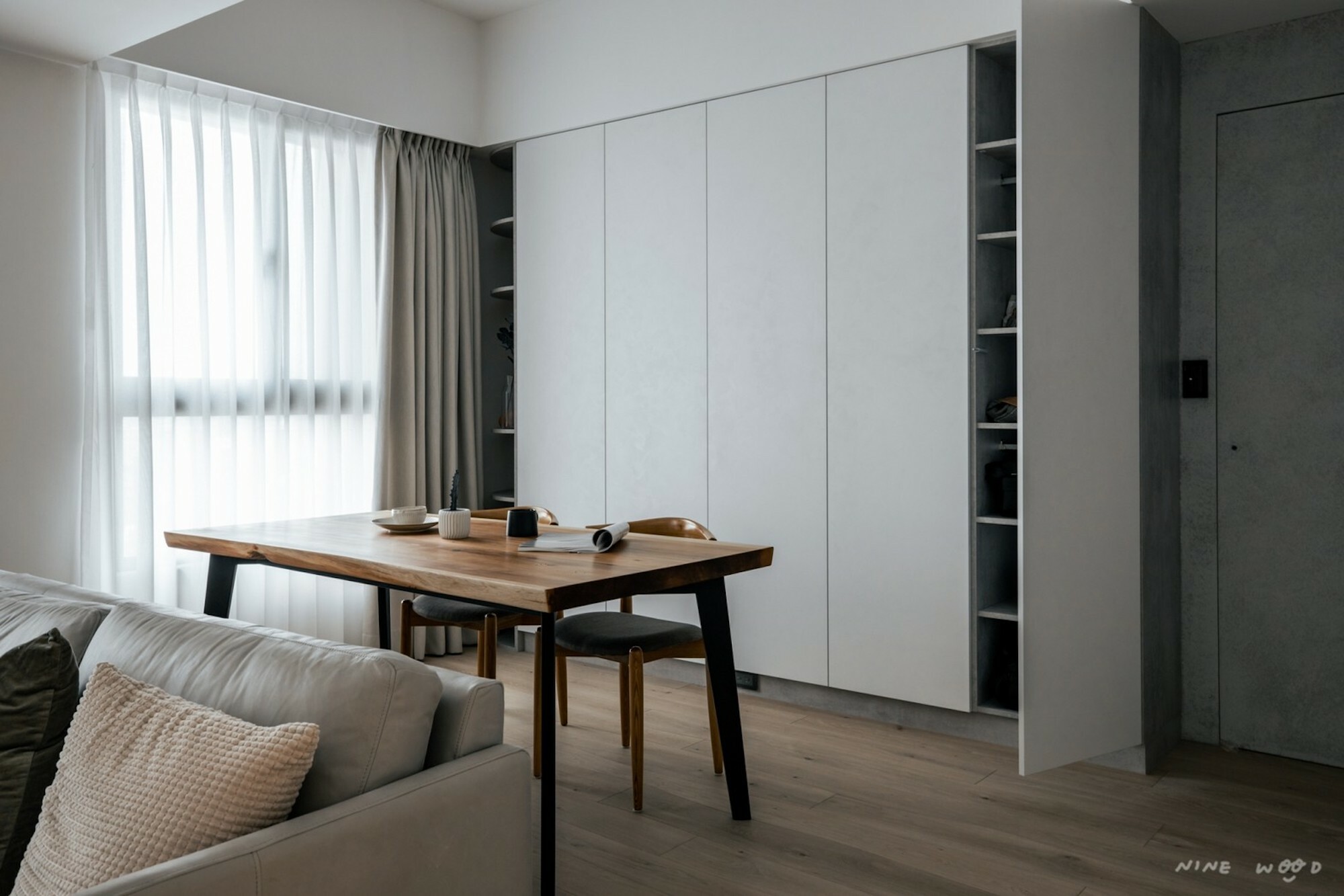 非洲柚木, 索羅門檜木, 北美檜木, 南洋白柚木, 實木餐桌, 餐桌尺寸, 餐廳風格, 餐桌保養, 餐桌高度, 餐椅高度, 餐桌搭配, 小尺寸餐桌, 大餐桌, 網友推薦好評價, 台北實木餐桌網紅店家, 實木餐桌工廠, 餐桌挑選