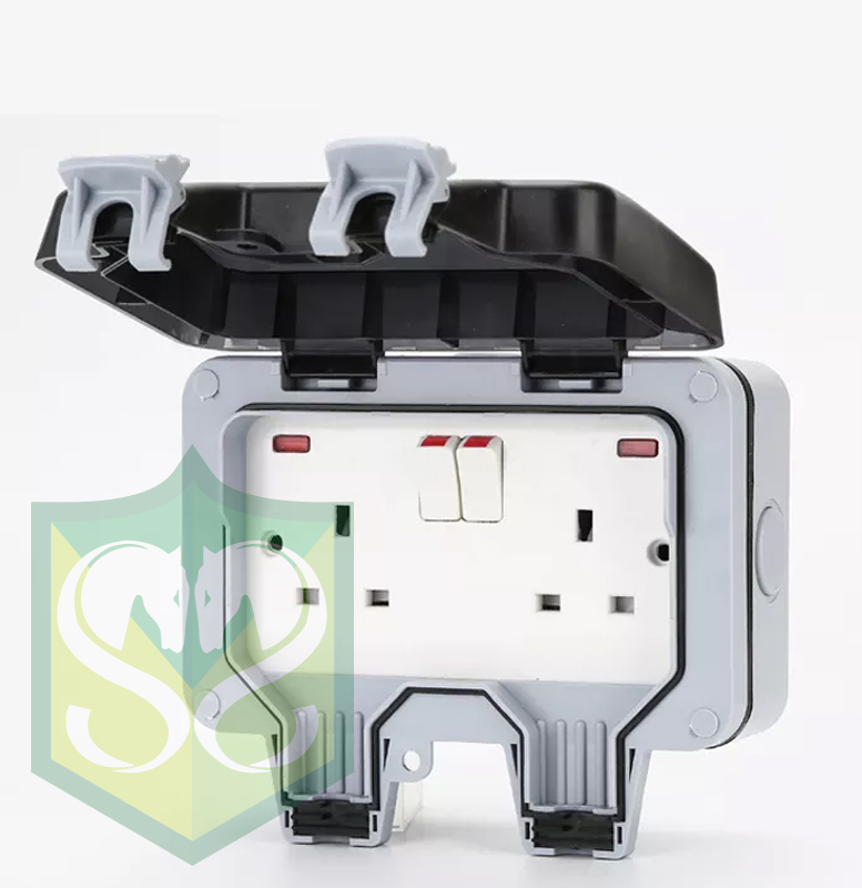 IP66 Outdoor PB2213A-10M (1.5mm2) H05VV-F Extended Waterproof Socket (10m)
