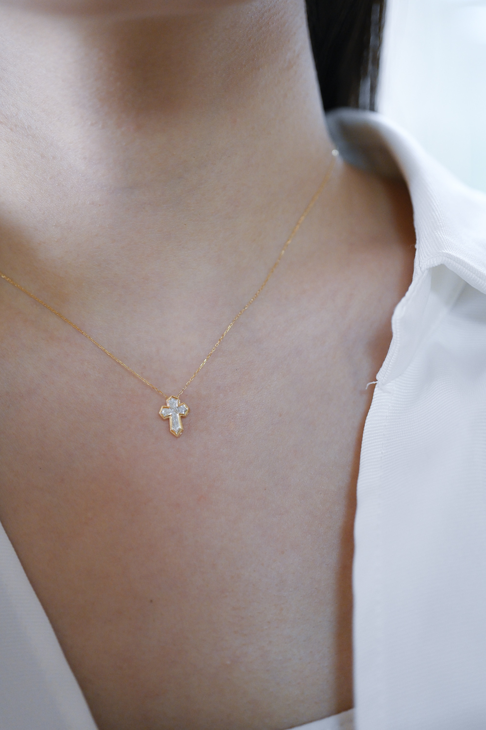 18K Vintage Cross Diamond Necklace