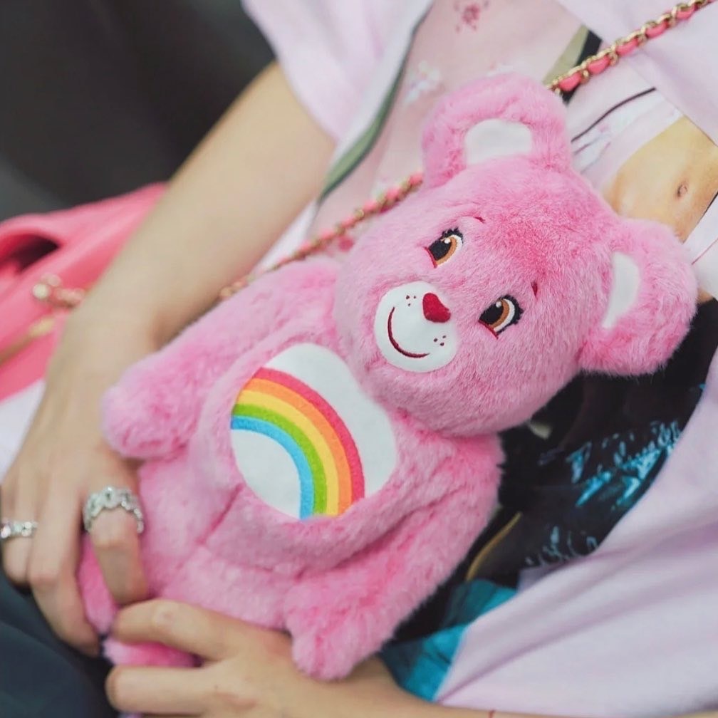 APAIR】 be@rbrick cheer bear costume 彩虹愛心熊400%