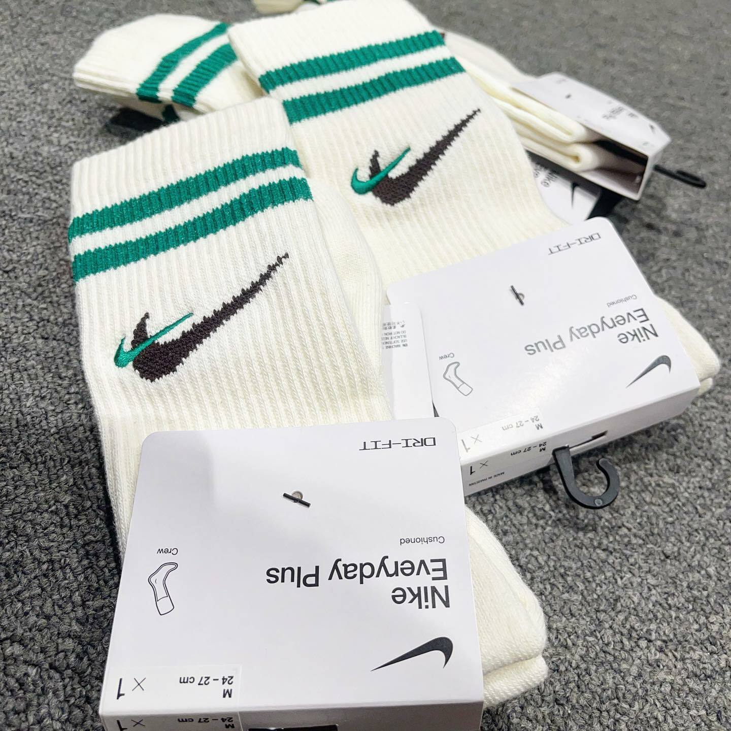 Nike CUSHIONED 綠色 米色 米白綠 雙勾 刺繡 復古 長襪 單雙 DQ9165-133