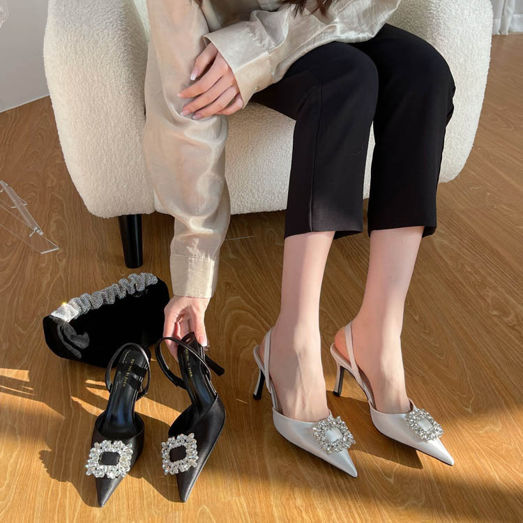 水鑽方釦 絲緞裸跟跟鞋/涼鞋(35-39)(黑/白)
