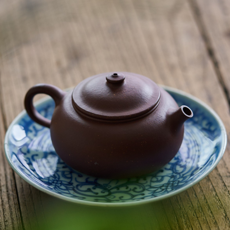 【雲溪】-- 江流宛轉繞芳甸，月照花林皆似霰。