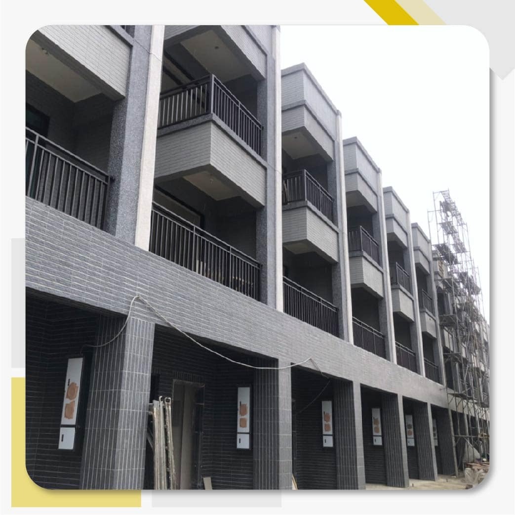 桃園楊梅的民安路新建住宅使用南寳漆的6500S面漆、CP-307雙液型PU防水膜、T-UR074濕氣硬化型PU底膠產品，進行防水工程。