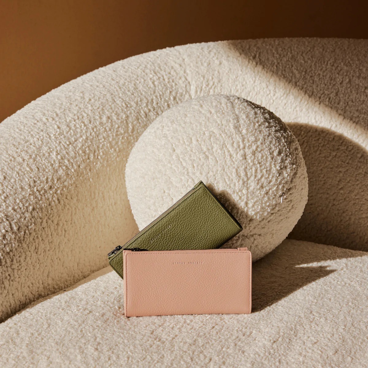 Status Anxiety. | OLD FLAME 霧面拉鍊長夾（粉、黑、駝、綠、鱷魚壓紋黑）