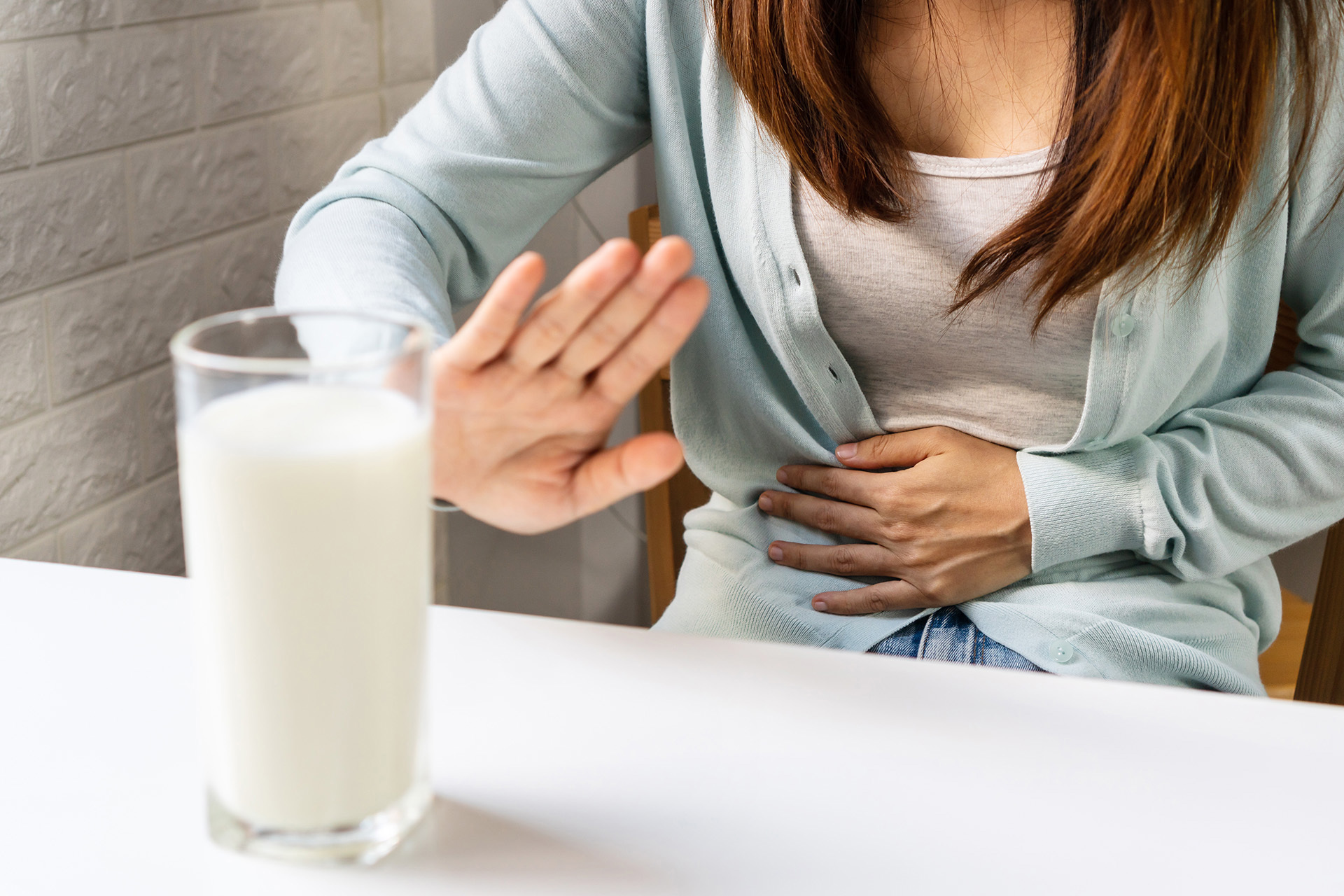 乳糖不耐症不能吃什麼？喝牛奶可能造成不適症狀
