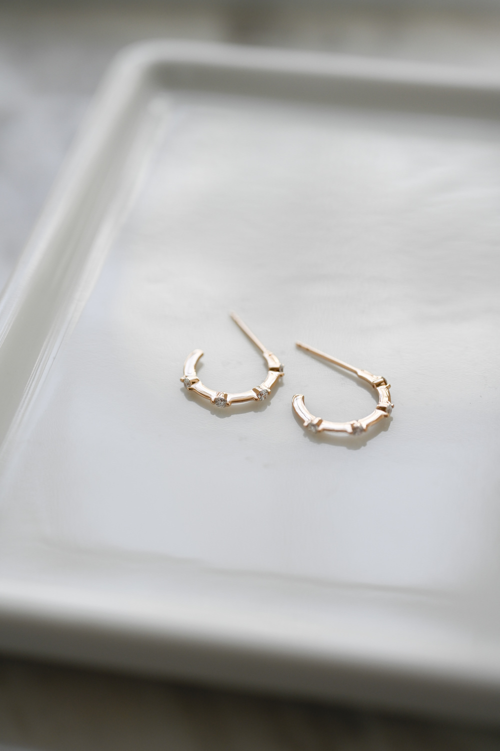 18K Single Prong Diamond Half Hoop Earring