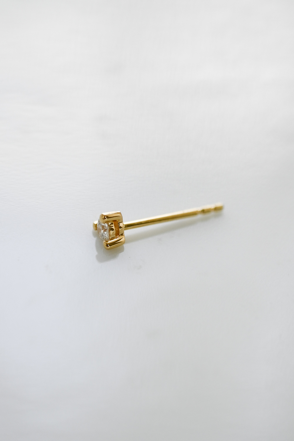 18K Three Round Prong Diamond Earring