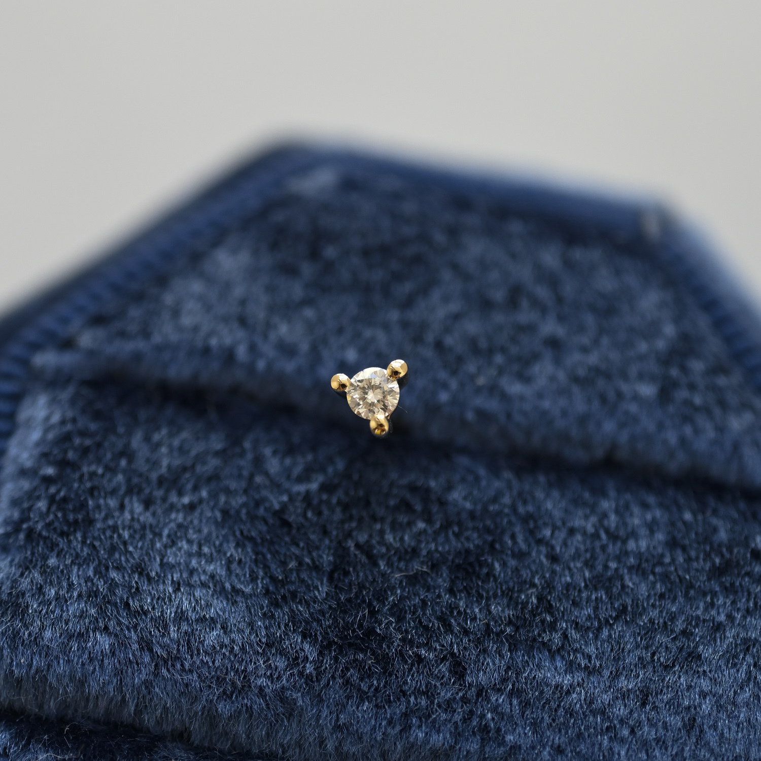 18K Three Round Prong Diamond Earring