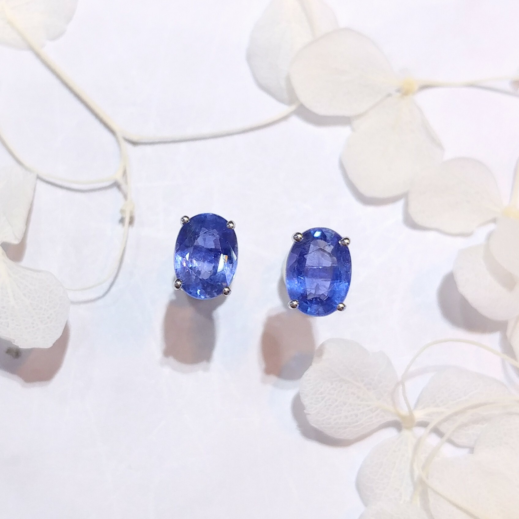 全新18K白金【主石2卡50份藍寶石】耳環