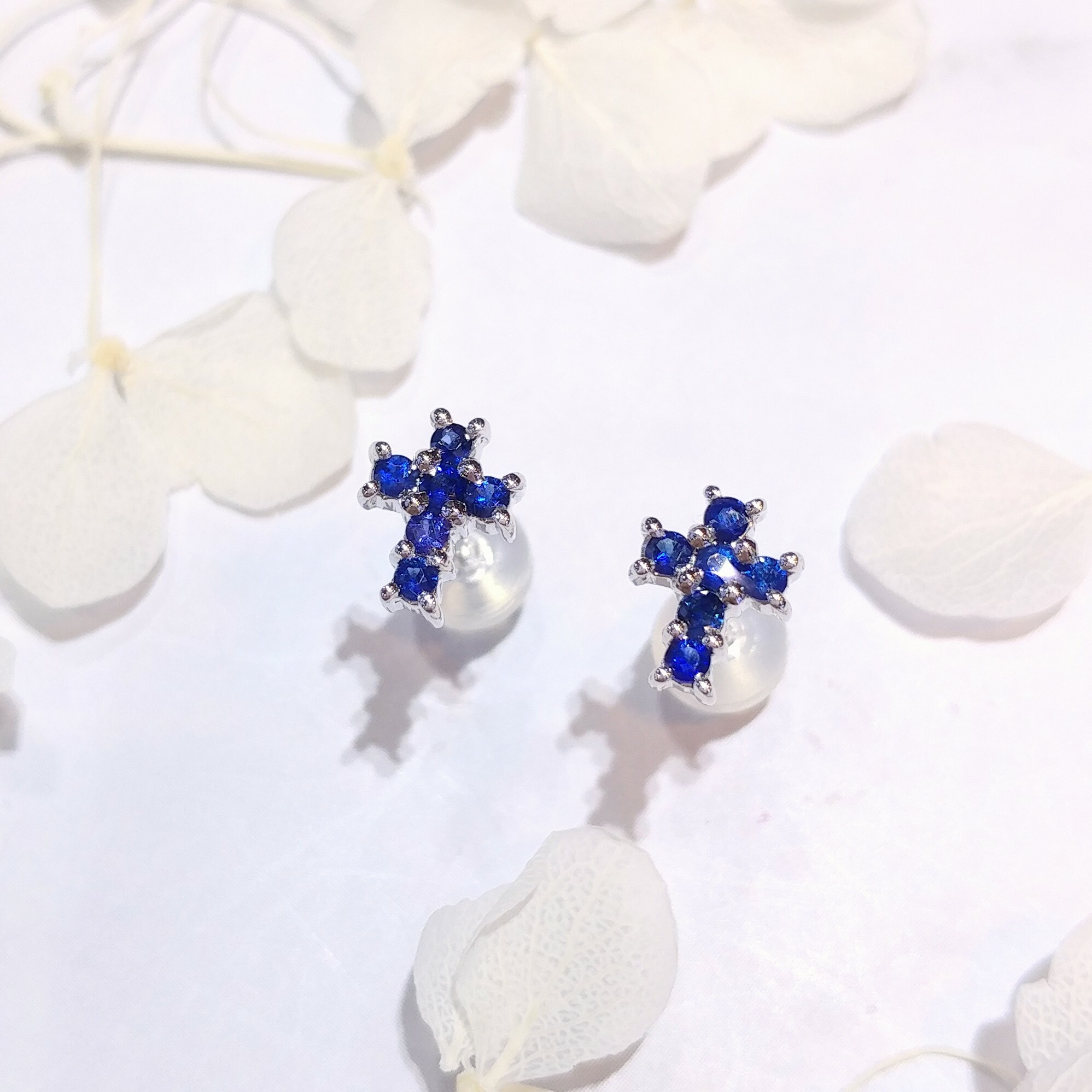 18K White Gold 0.28ct Sapphire Earrings
