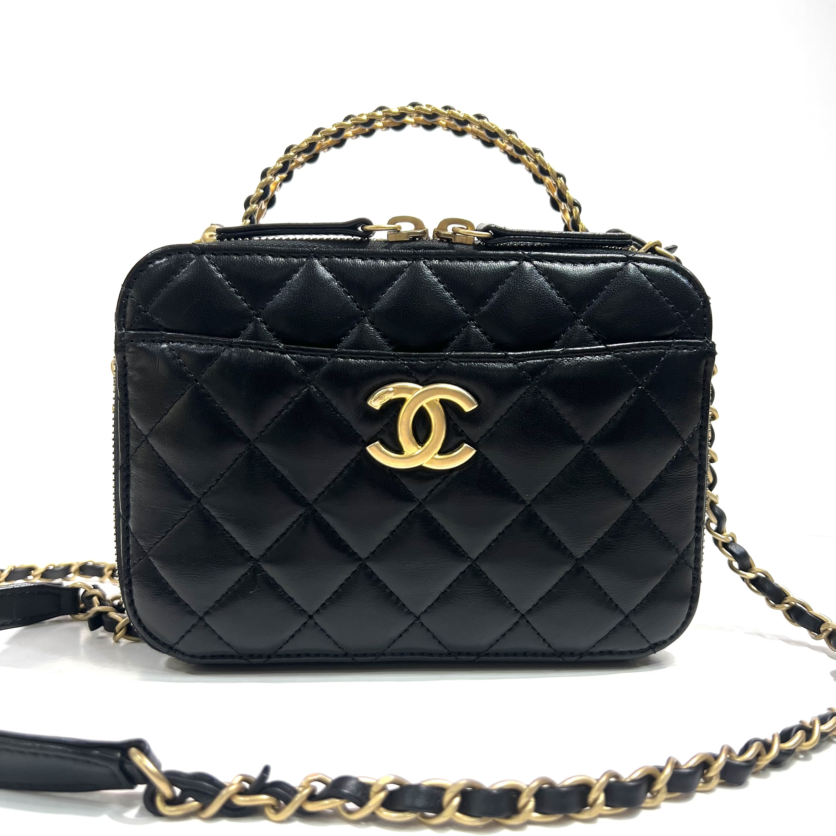 Chanel vanity top handle AS3222