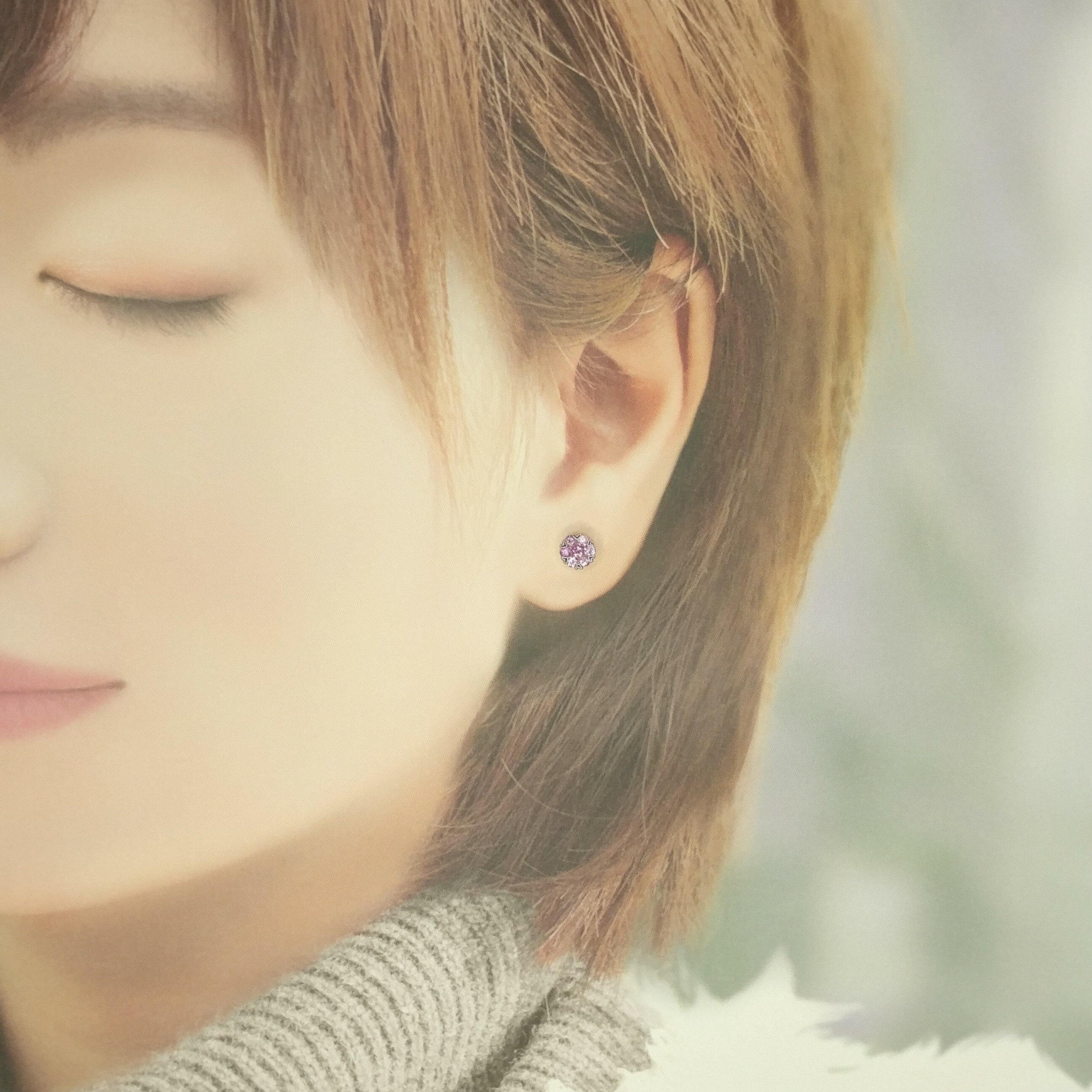 18K White Gold 0.68ct Pink Sapphire Earrings