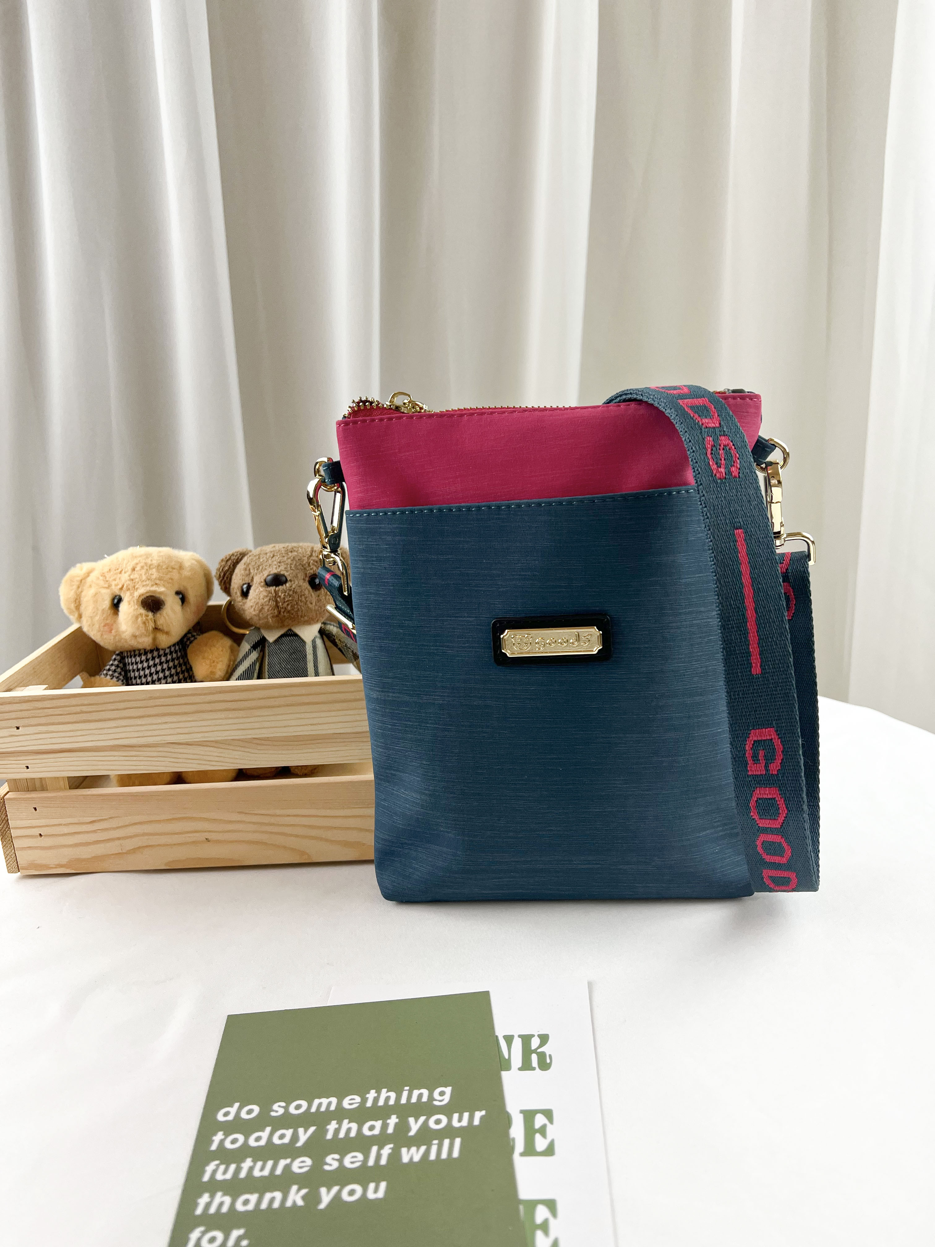 GOODS 綠桃拼色 單層手機側背包 #2231