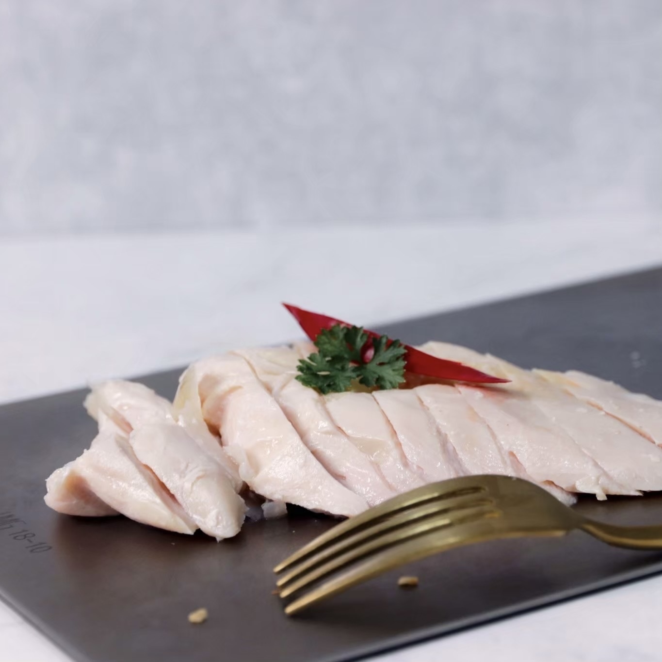 【舒肥嫩汁雞胸肉】台式蒜味辣椒