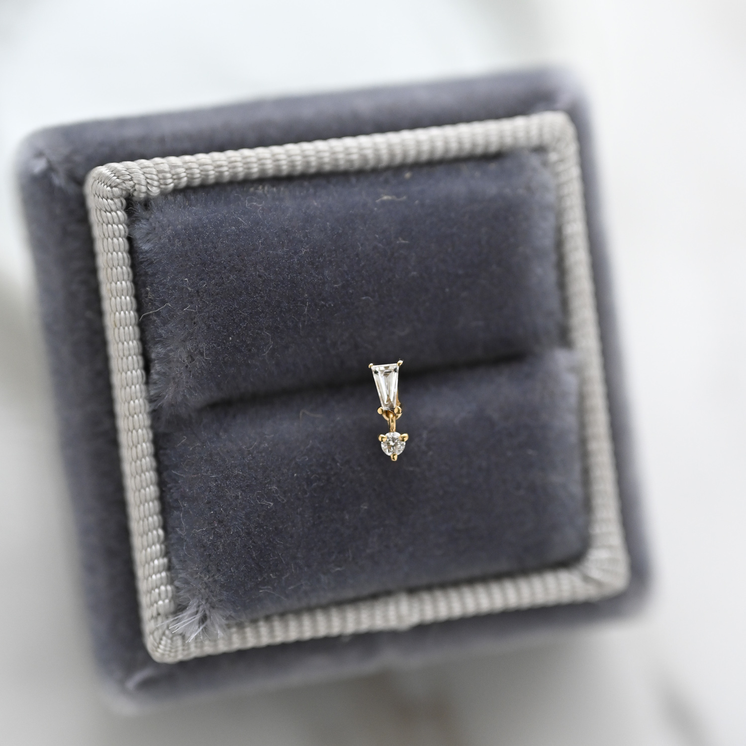 18K Single Tapper Drop Diamond Earring