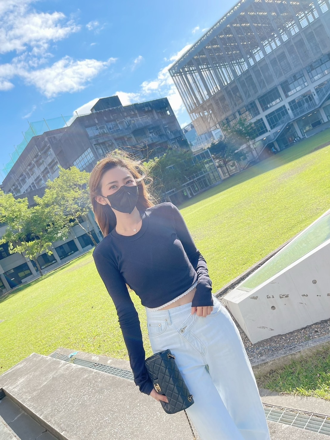 🔥09.28直播新品］💥簡約又心機］🇰🇷正韓超彈細螺紋棉下擺蕾絲短版合身上衣（兩色）