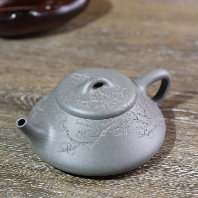 【彭年石瓢(刻梅)A】--全手工彭年石瓢刻上梅花，非一般工手能夠駕馭。