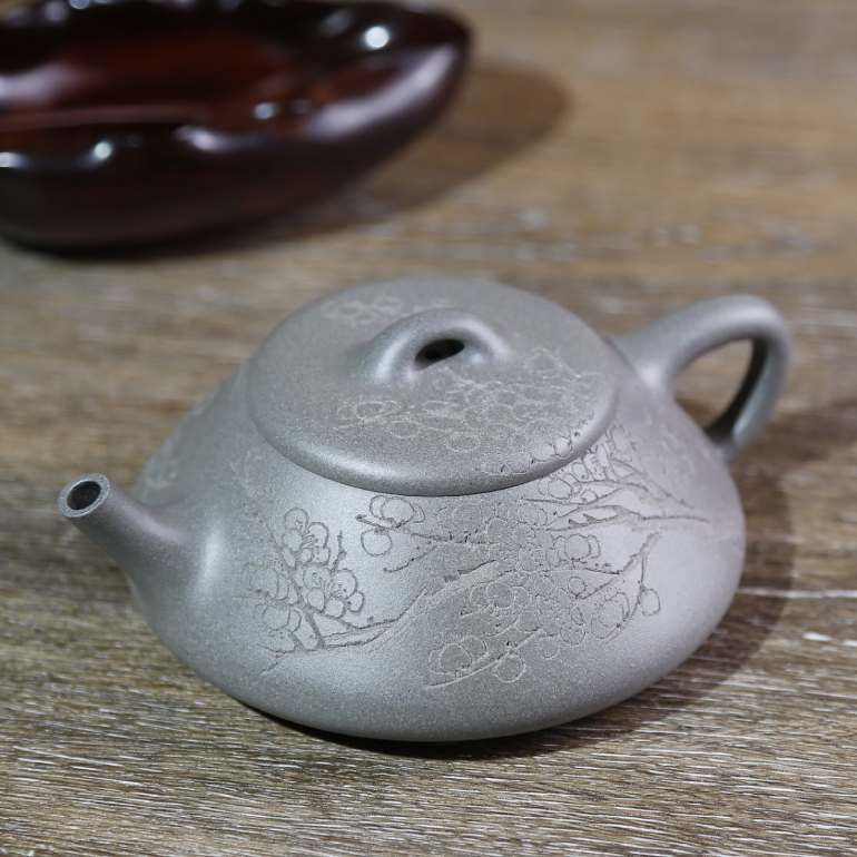 【彭年石瓢(刻梅)C】--全手工彭年石瓢刻上梅花，非一般工手能夠駕馭。