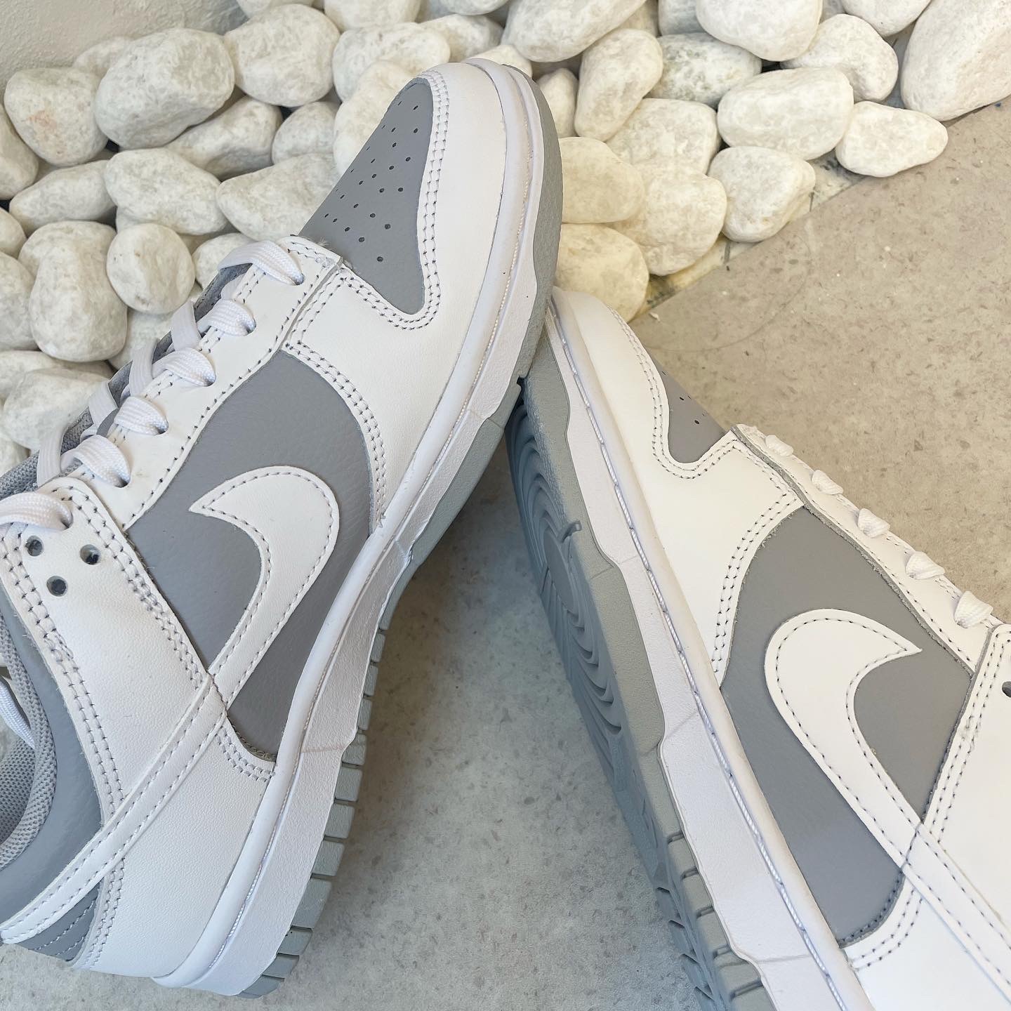 grey and white nike dunks low