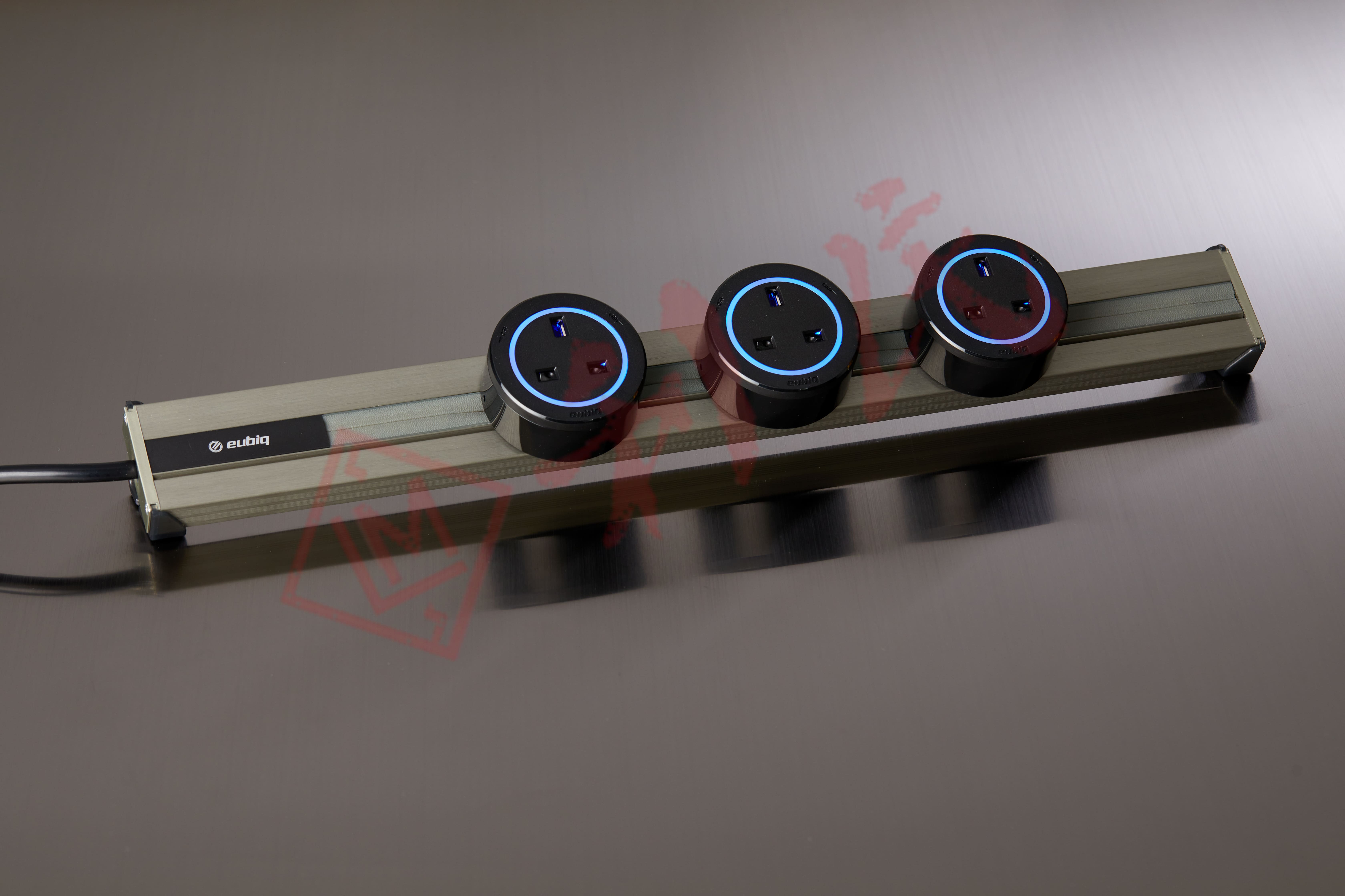 EUBIQ – E-TRACK 橫向式 帶電源線電力軌道+2個BS4(套裝)(銀色/香檳銀色/黑色)