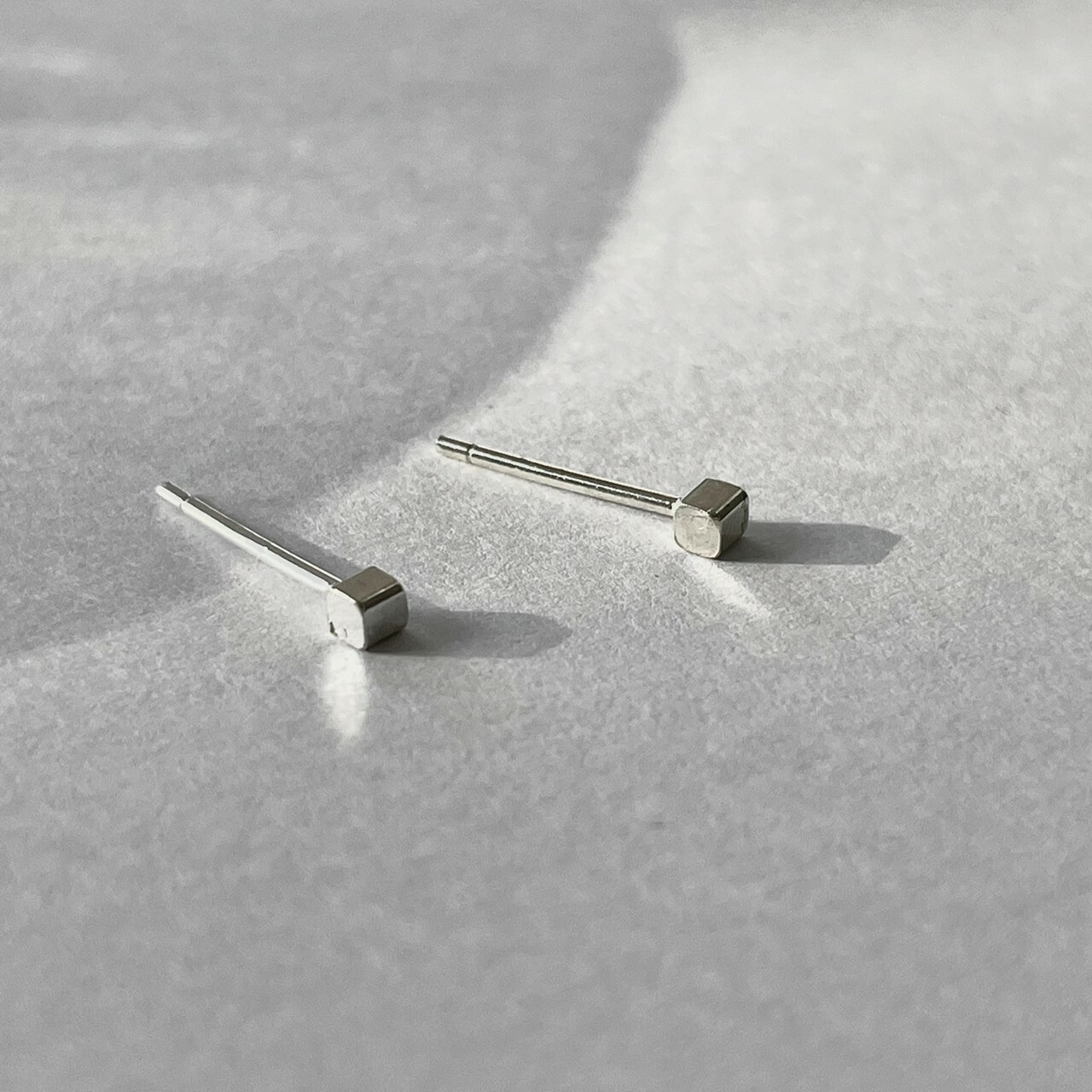 │簡約│小方塊 • 耳針耳夾 • 純銀耳環 • 可碰水 • 抗過敏 S925